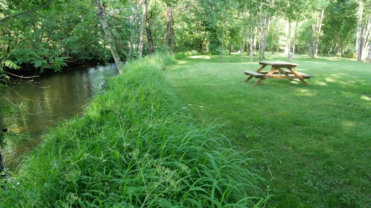 Condat-sur-Trincou Les Chalets Du Moulin De Valade מראה חיצוני תמונה